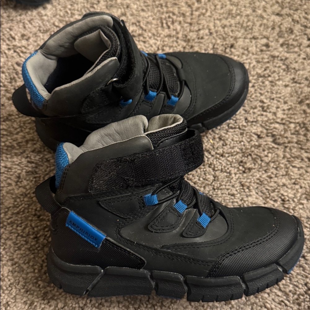 Geox Kids waterproof Winter Boots, size US11